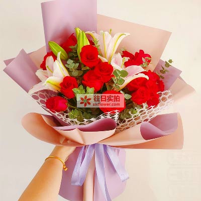 张家界18朵红玫瑰百合，真情相守一生